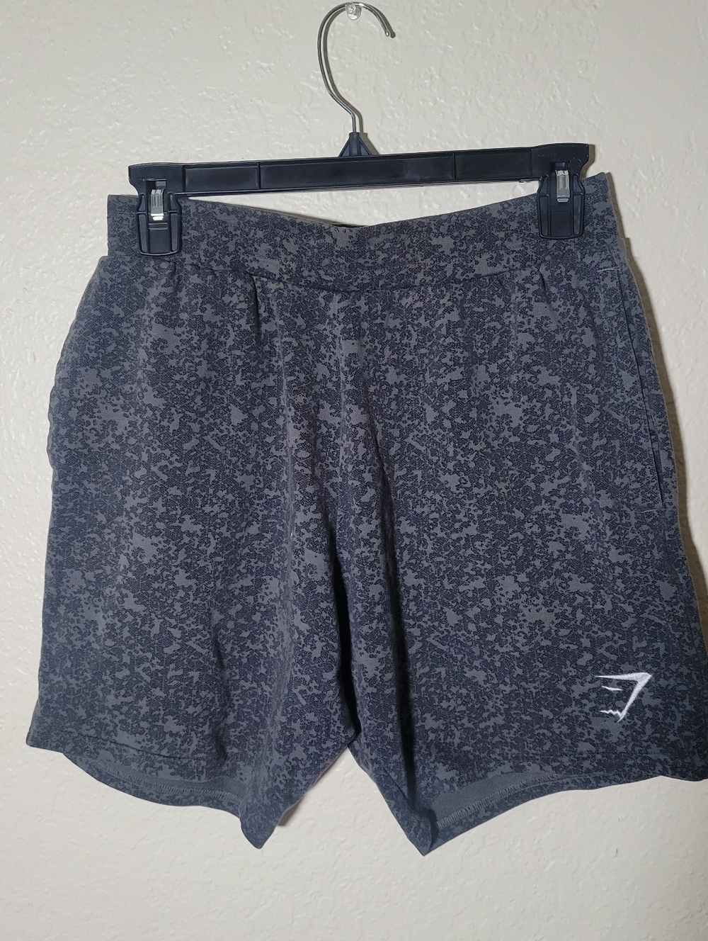 Gymshark | Men's Charcoal Print Essential 7" Shorts Athletic Activewear Gym S